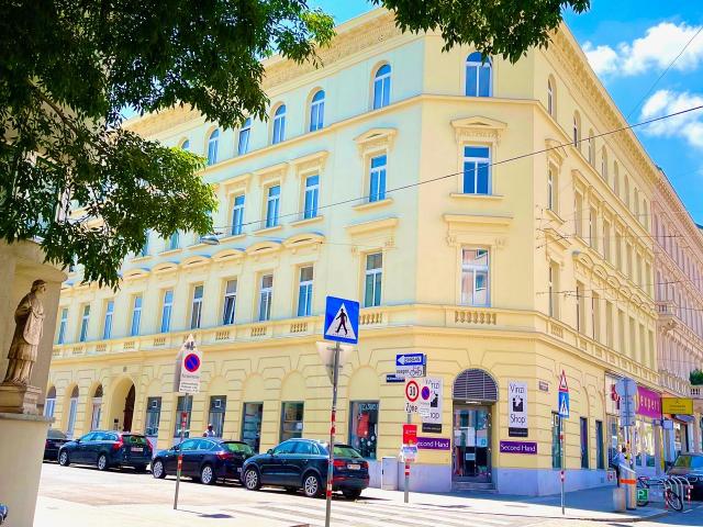 Quiet roof terrace Apt in central location, Vienna Amsterdam Apartments for Rent