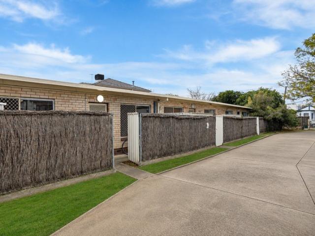 Quiet, secure and private city fringe living