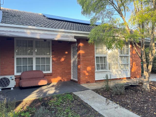 Quiet, secluded garden unit in prime Eastern suburbs location