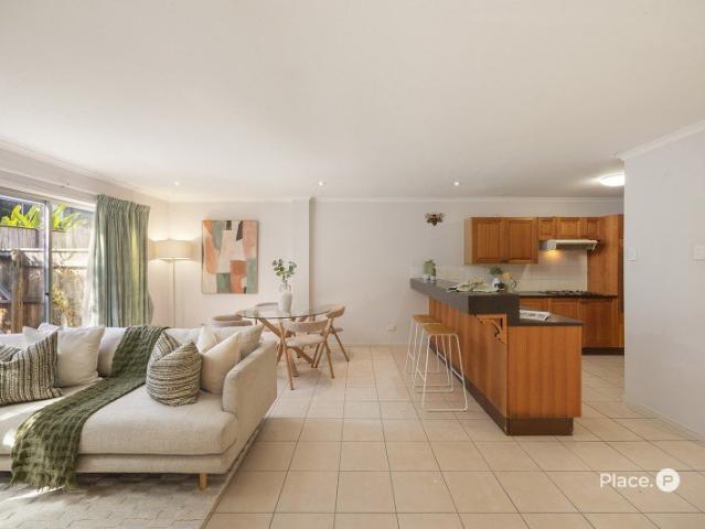 Quiet, Secluded & Spacious Townhouse
