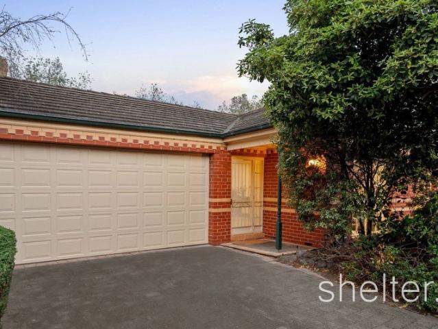 Quiet Single Level. Boutique Secure Complex. Convenient Locale