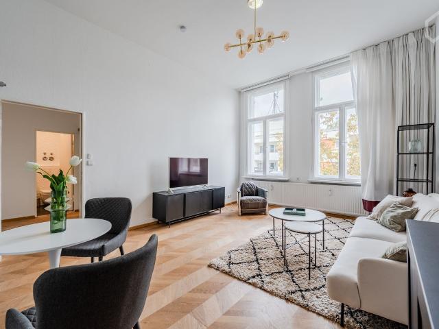Quiet Side Street off Ku’damm – Stunning Apartment near Savignyplatz!, Berlin Amsterdam Apartments for Rent