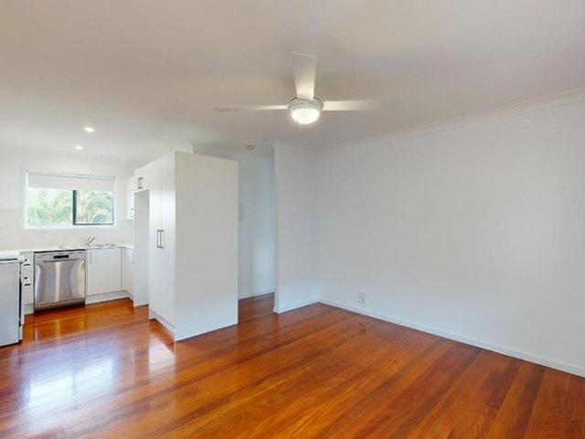 QUIET SMALL BOUTIQUE COMPLEX, CLOSE TO THE BEACH!