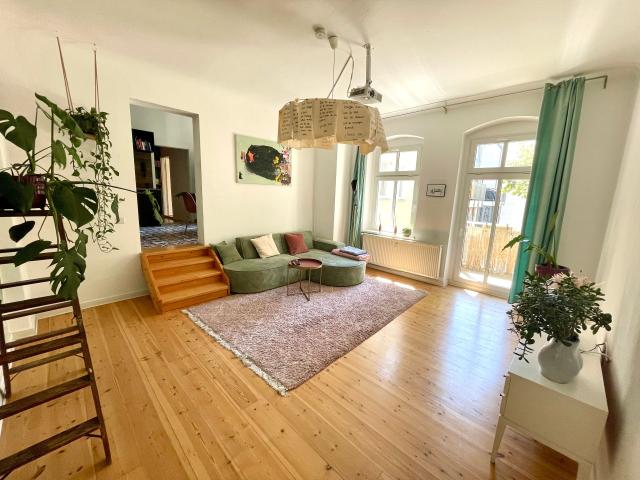 Quiet, spacious apartment right in Friedrichshain