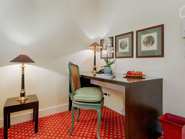 Quiet Studio Apartment with garden view, Frankfurt Amsterdam Apartments for Rent