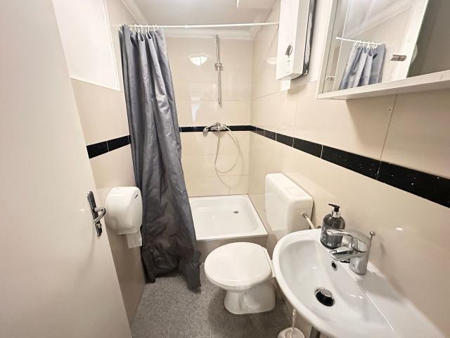 Quiet suite located in Walle, Bremen Amsterdam Apartments for Rent