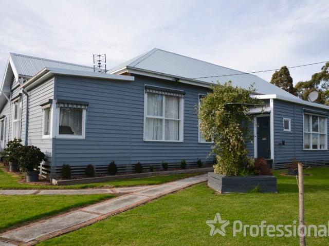 Quietly Impressive Country Living with a new price!