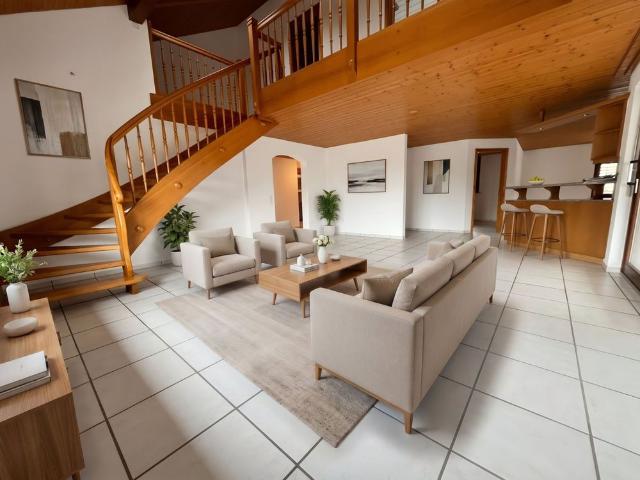 Quietly located 5.5 room apartment with charm and lots of space in Obermumpf