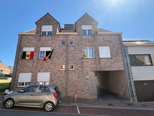 Quietly located apartment with garage!
