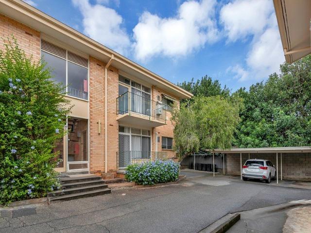 Quietly Secluded, Beautifully Refined in Linden Park