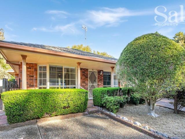 Quietly tucked away villa, close to everything