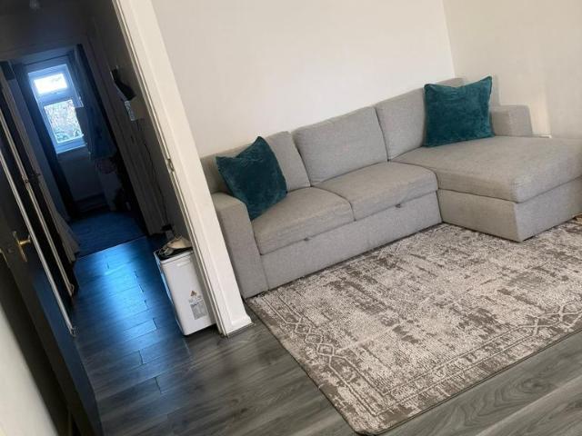 Quilter Cl, Luton, LU3 2 bed flat to rent £1,200 pcm £277 pw