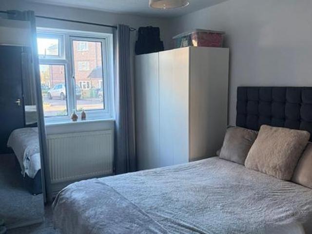 Quilter Close, Luton LU3 Studio to rent £1,200 pcm £277 pw