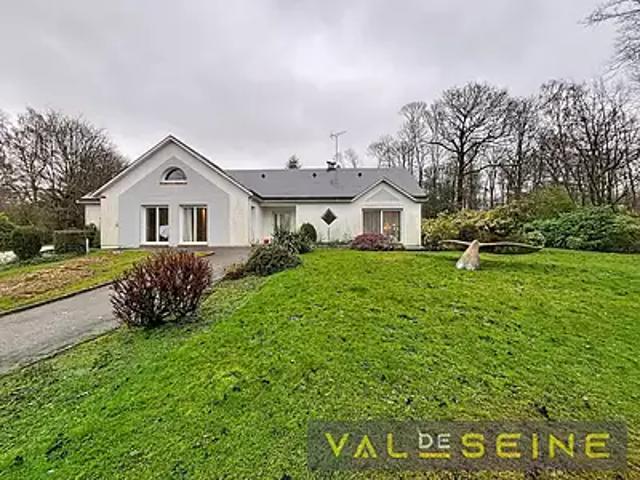 Quincampoix 76230 Achat / Vente maison 9 pièces t9 au dernier étage cave