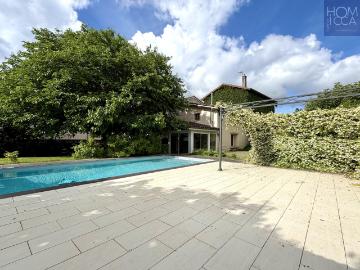 QUINCIEUX CENTRE AUTHENTIQUE MAISON ANCIENNE AVEC JARDIN ET PISCINE