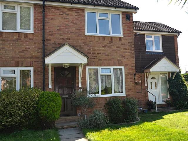 Quinnell Drive, Hailsham 2 bed house to rent £1,200 pcm £277 pw