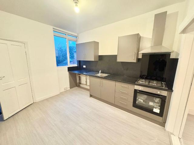 Quinton, Birmingham B32, 2 bed terraced house to rent, £1,100 pcm | PrimeLocation