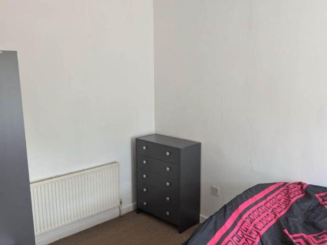 Quinton Road, Birmingham B17 3 bed house of multiple occupation to rent £900 pcm £208 pw