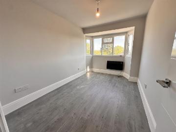 Quinton Road West, Birmingham B32, 2 bed flat to rent, £950 pcm | PrimeLocation