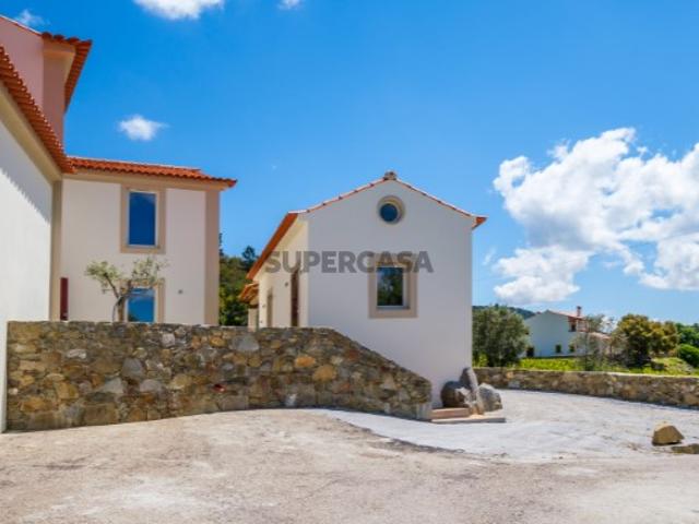 Quinta com 6 CASSAS, lote de 11 hectares, incluindo uma VINHA BIODINÂMICA, na Serra de São Mamede, PORTALEGRE, Alentejo