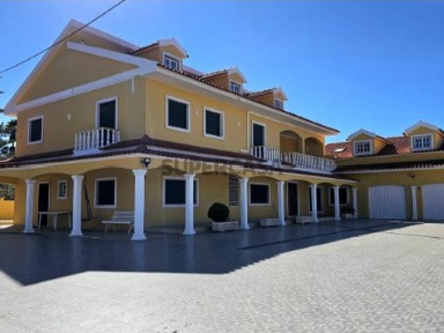 Quinta com moradia T5 jardins piscina garagem árvores de fruto em Aveiras de Cima, Azambuja