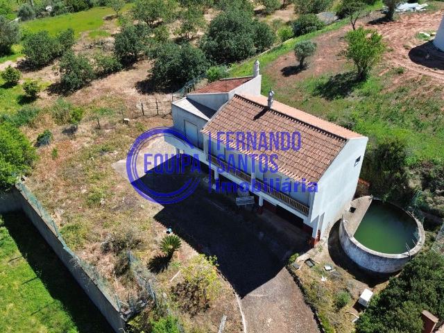 Quinta com moradia