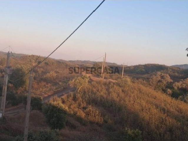 Quinta com moradia T2 Santa Clara a Velha Descubra um verdadeiro refúgio no coração da natureza