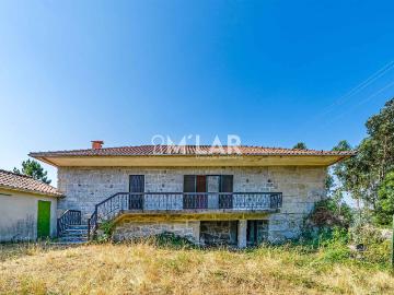 Quinta com moradia T3, em Pedralva Braga