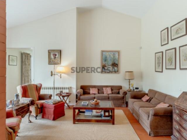 Quinta com moradia T4, em Nafarros, Sintra