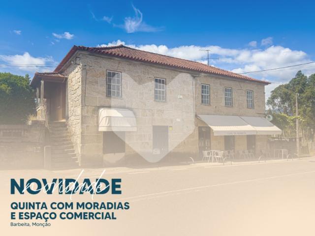 Quinta com Moradias e Espaço Comercial Barbeita Monção