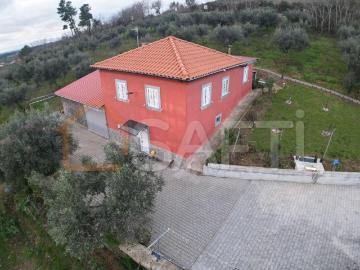 Quinta com oliveiras Moradia T2+1 140m² Sezulfe
