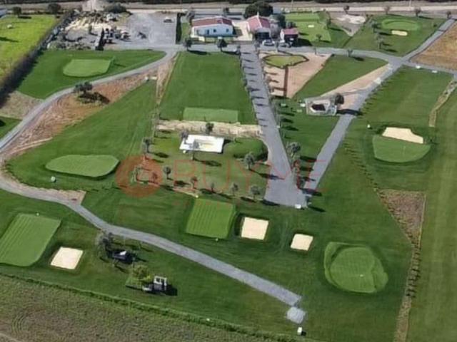 Quinta com Campo de Golfe Privado e 5 Hectares em Beja, Alentejo