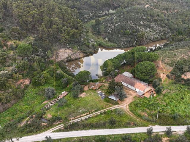 Quinta com Casa, Barragem e Terrenos 18 Ha de Natureza Pura