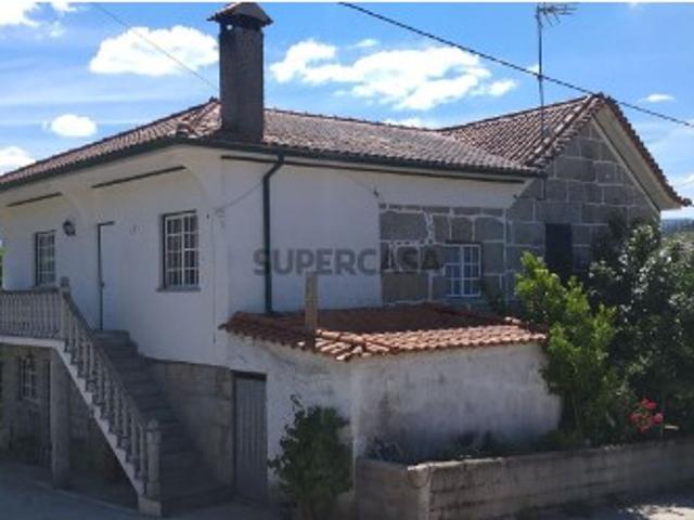 Casa de Habitação e Terreno Amplo em Localização Rural