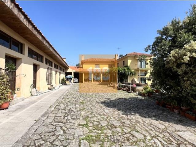 Quinta com Casa Senhorial em 4 hectares em Gaia