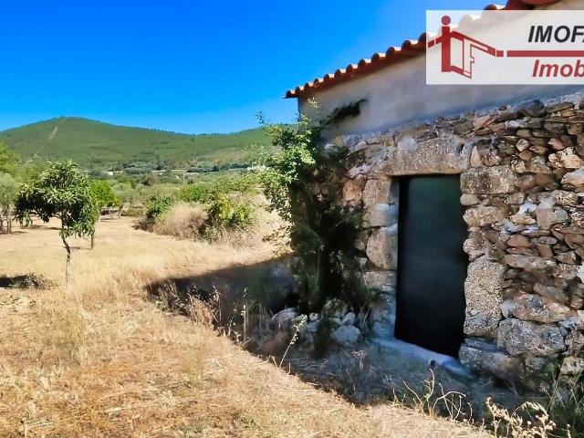 Quinta com Construção Rural e 2 Poços Vale Prazeres Fundão