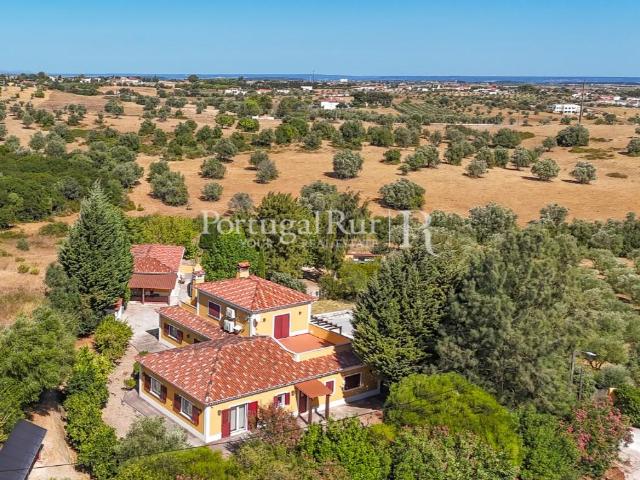 Quinta com excelente Moradia T4+1 no Ribatejo | Santarém a. 227m² Romeira e Várzea