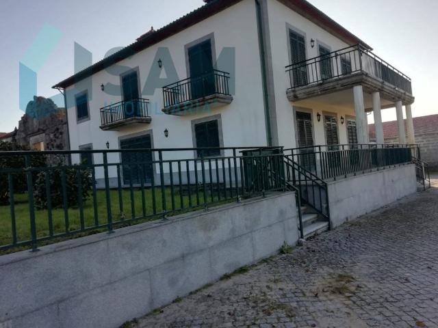 Quinta com produção de vinho verde 438m² Macieira da Lixa e Caramos