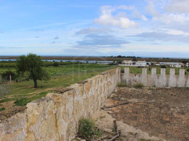 Quinta com terreno junto à Ria Formosa em Santa Luzia, Algar. 456m² Santa luzia