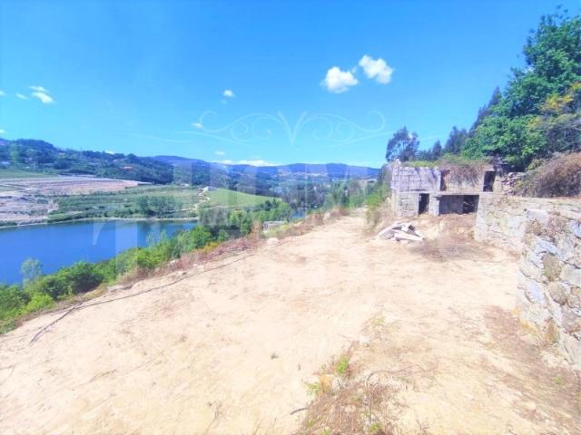 Quinta com Vista Deslumbrante para o Rio Tâmega