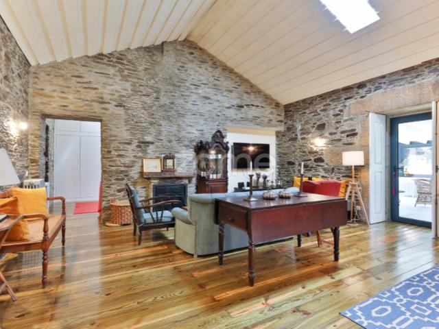 Quinta com 14 Hectares em Pleno Douro Vinhateiro