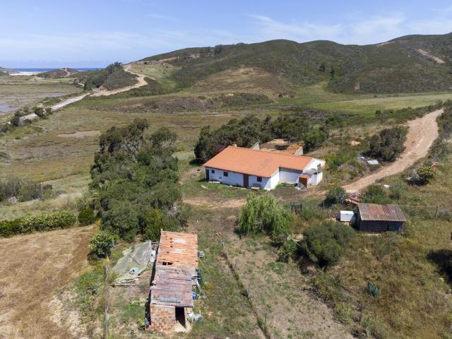 Quinta com 15 hectares na Praia da Amoreira
