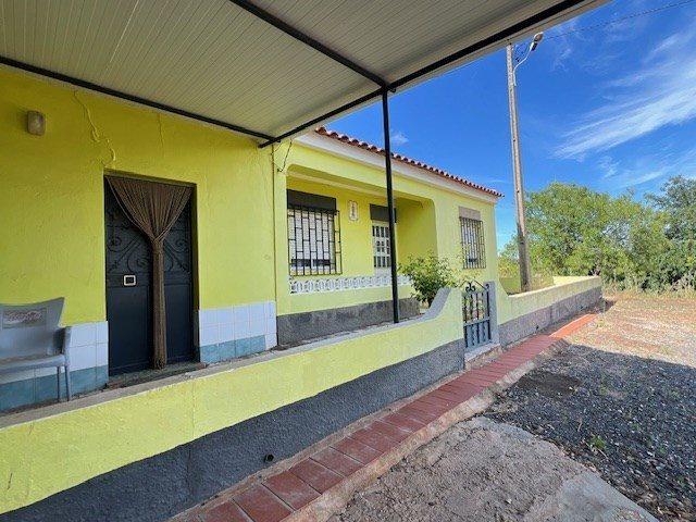 Quinta com 19.000 m² a poucos minutos de Tavira — conforto. 227m² Conceição