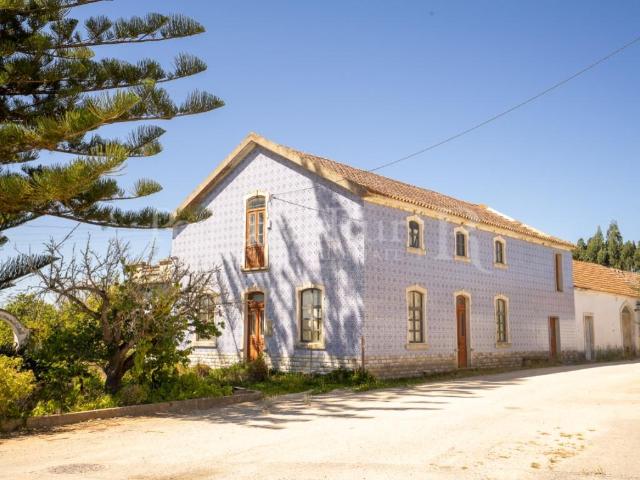 Quinta com 10 hectares e diversas construções a 30 minutos d. 1886m² Carvalhal