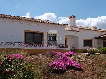 Quinta com 11 ha com habitação 359m² Capelins Santo António