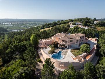Quinta com 20.500 m² à Venda em Alcobaça 875m² Maiorga