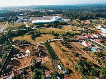 Quinta com 2,68 Hectares e Área Urbanizável de 3.200m²