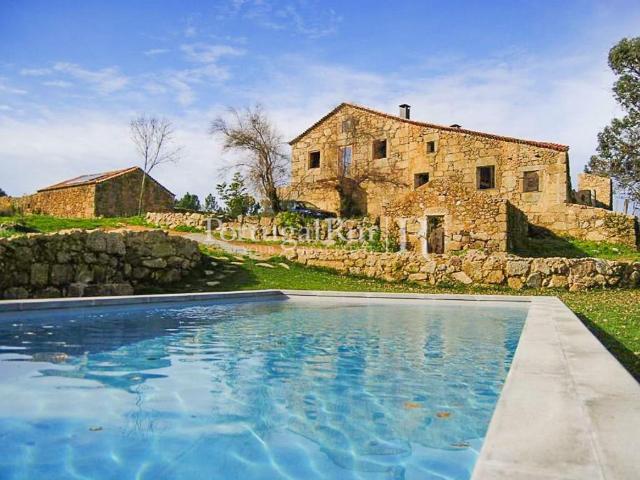 Quinta com 2 Casas de Campo, na Covilhã 436m² Ferro