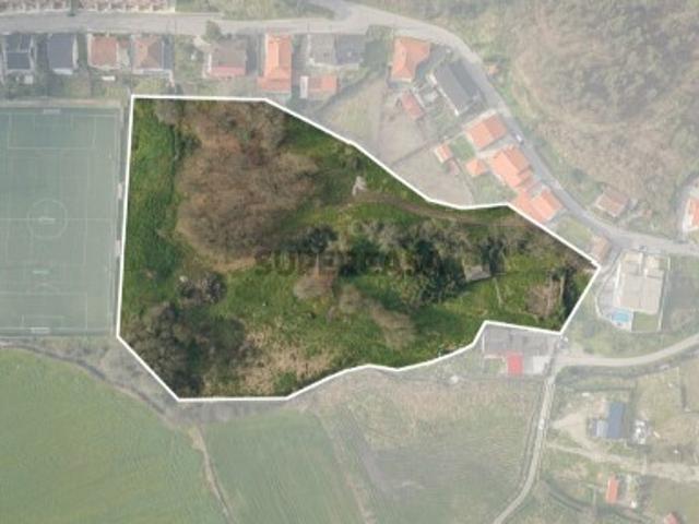 Quinta com 2 hectares em Sande S. Lourenço, Guimarães