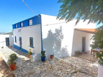 Quinta com 2 moradias para restaurar 175m² Santa Bárbara De Nexe